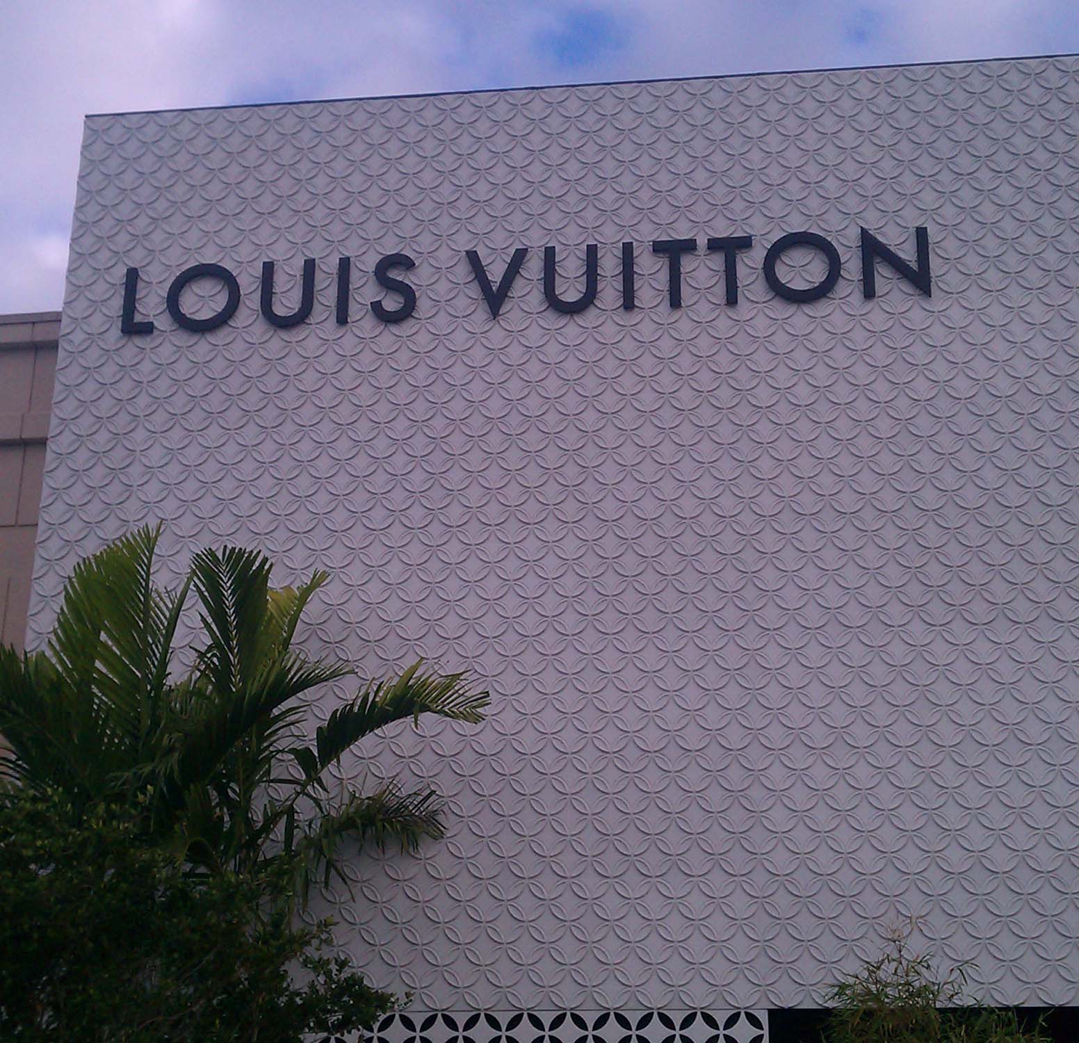 Louis Vuitton Projects  Dimension One